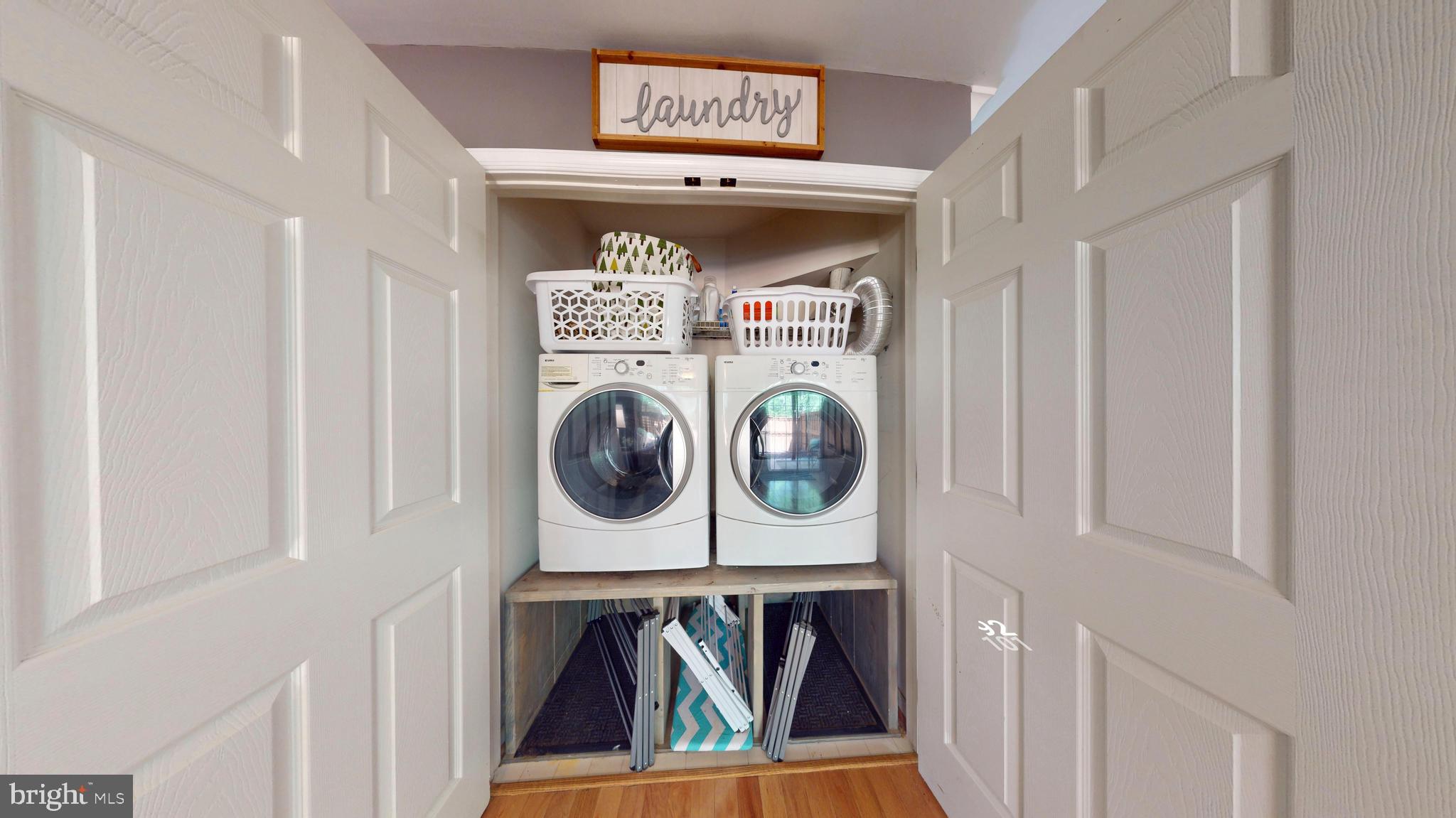 SIGNATURE AT BROADLANDS - Residential