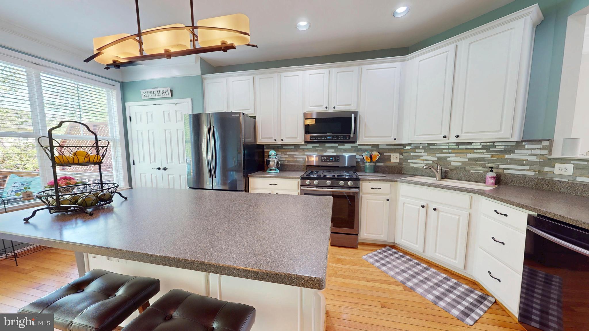 SIGNATURE AT BROADLANDS - Residential