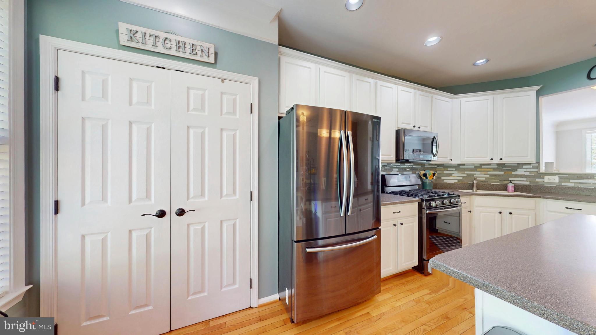 SIGNATURE AT BROADLANDS - Residential