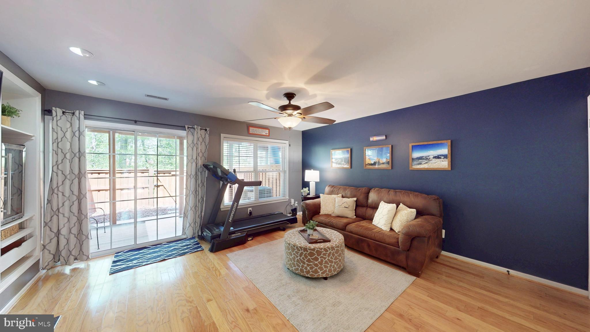 SIGNATURE AT BROADLANDS - Residential