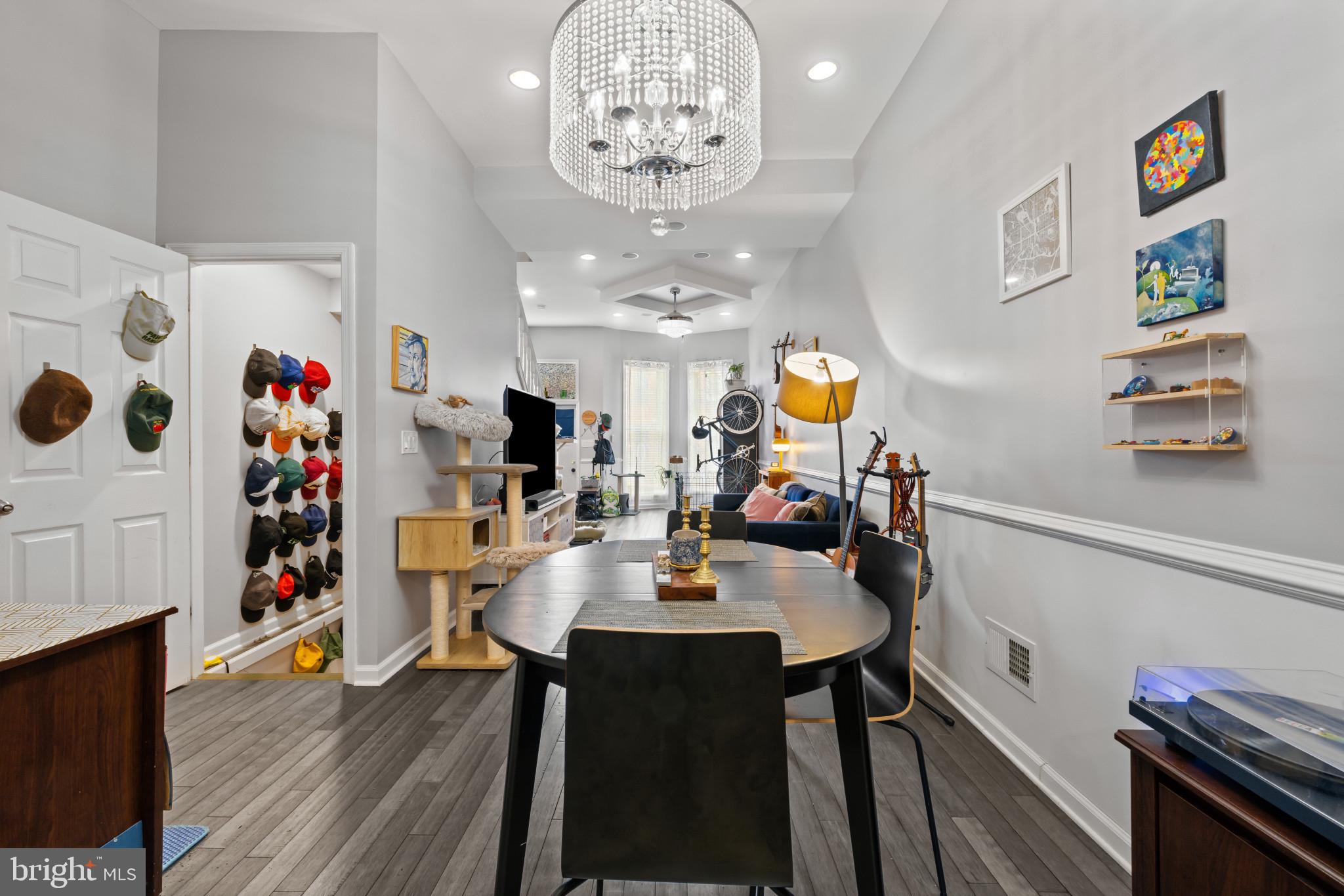 2815 PARKWOOD AVENUE