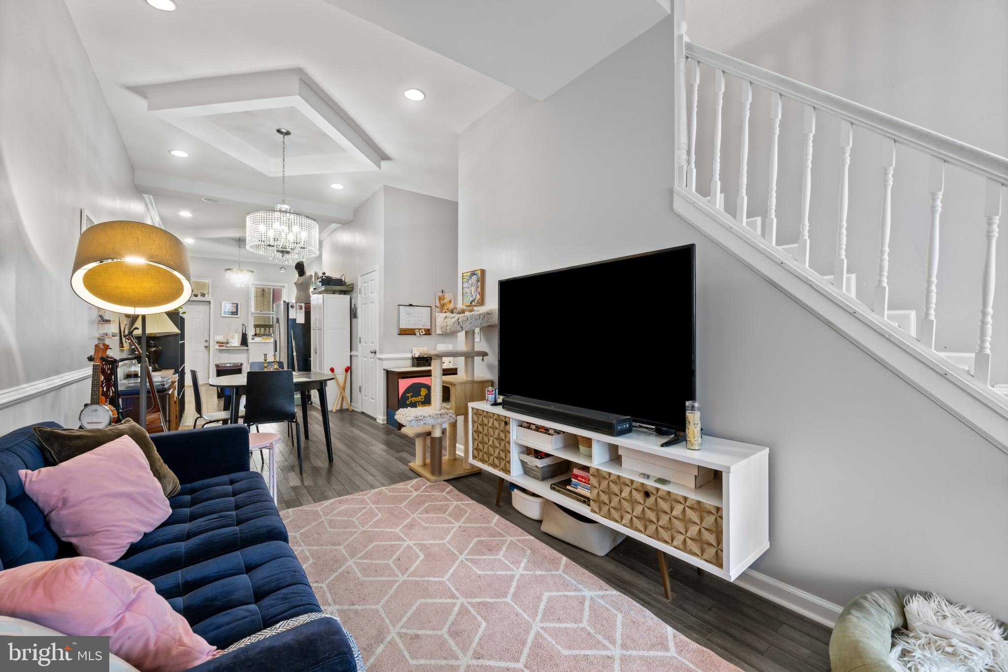 2815 PARKWOOD AVENUE