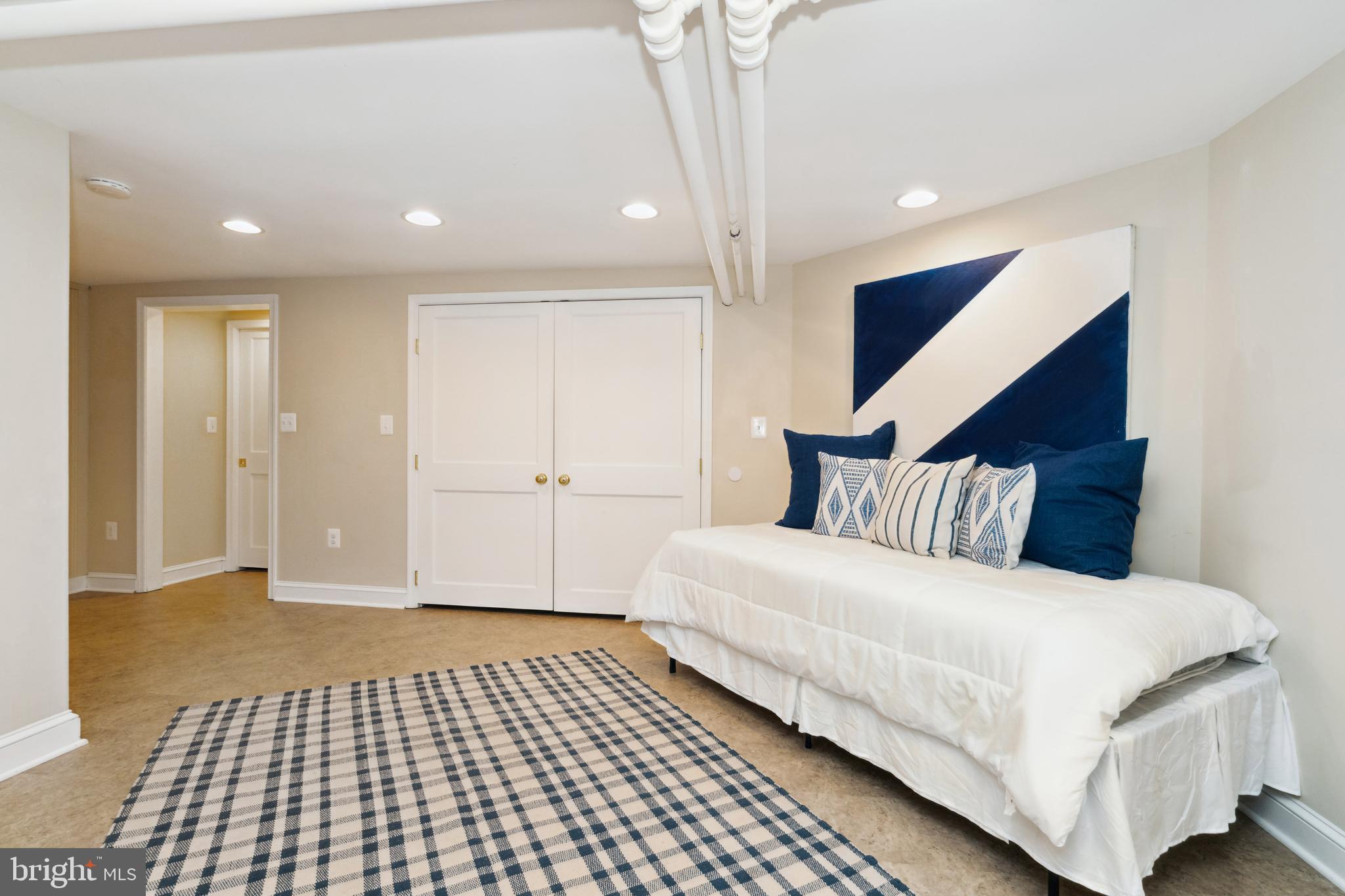 STONELEIGH - Residential