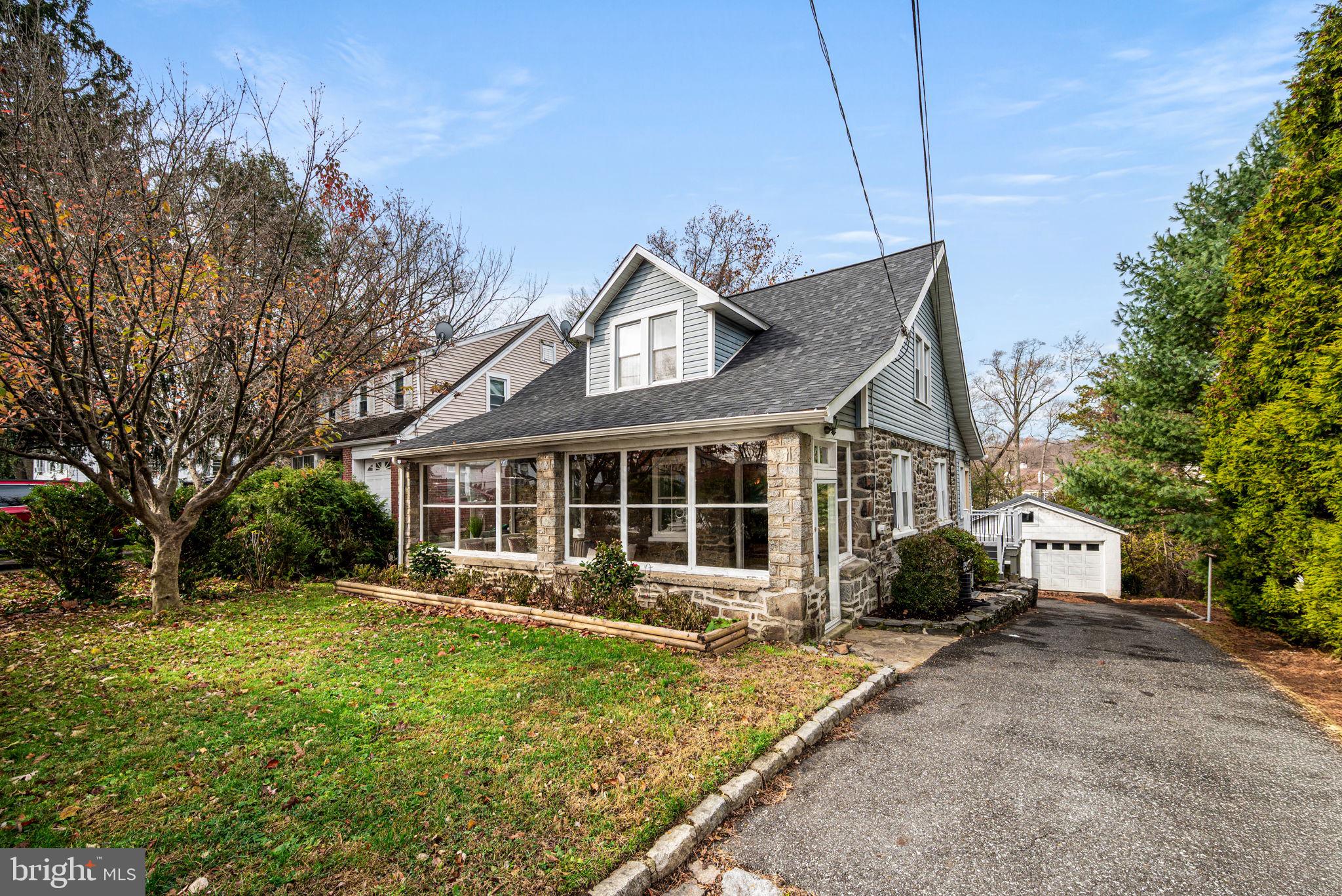 619 W BROOKHAVEN ROAD