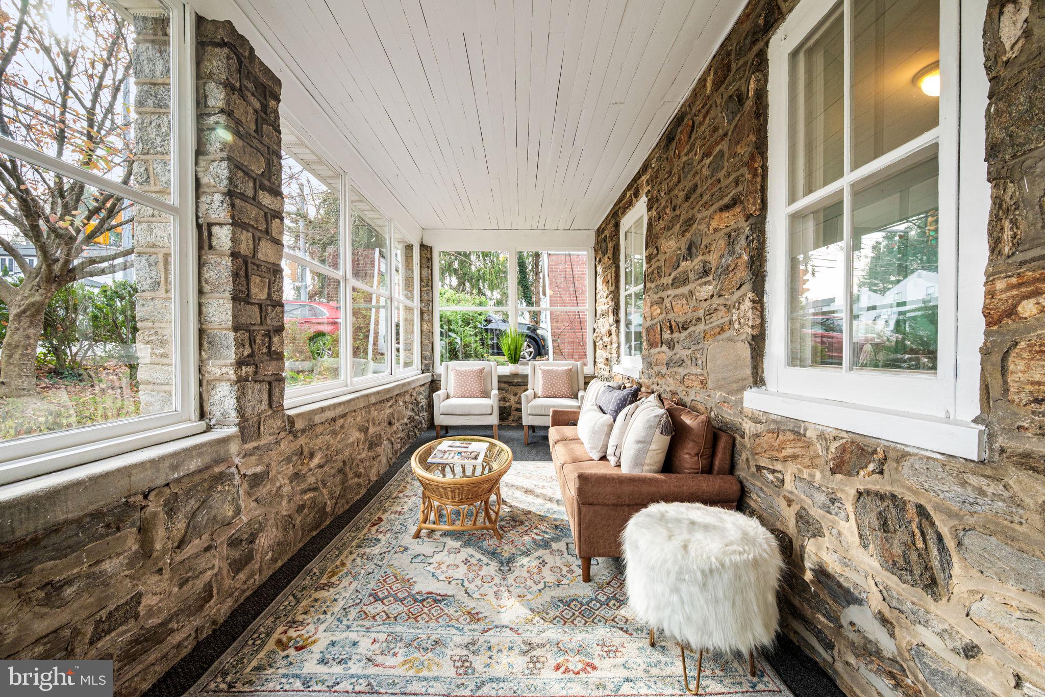 619 W BROOKHAVEN ROAD