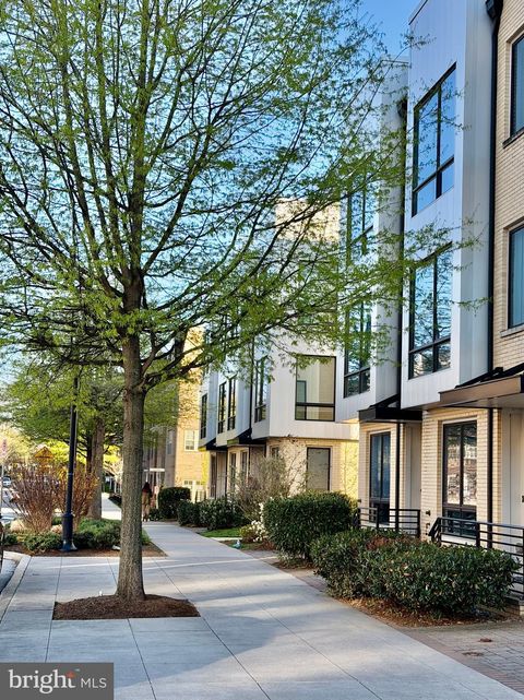 243 CROWN PARK AVENUE GAITHERSBURG MD 20878