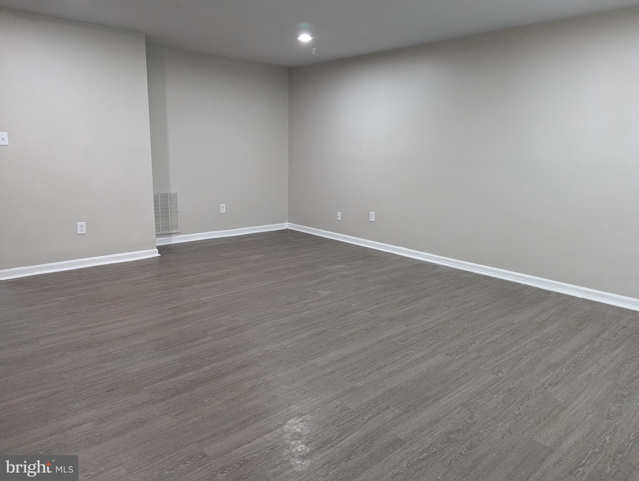 BROOKSQUARE - Residential Lease