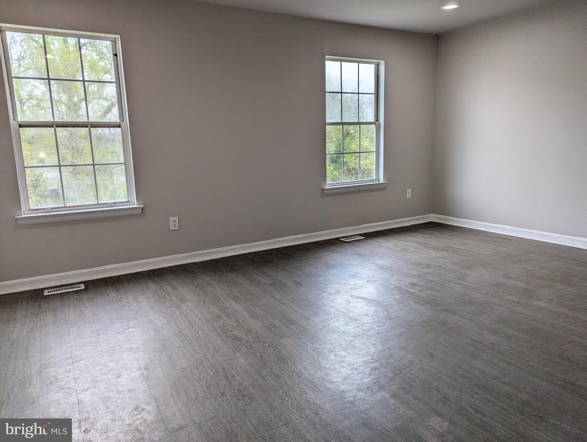 BROOKSQUARE - Residential Lease