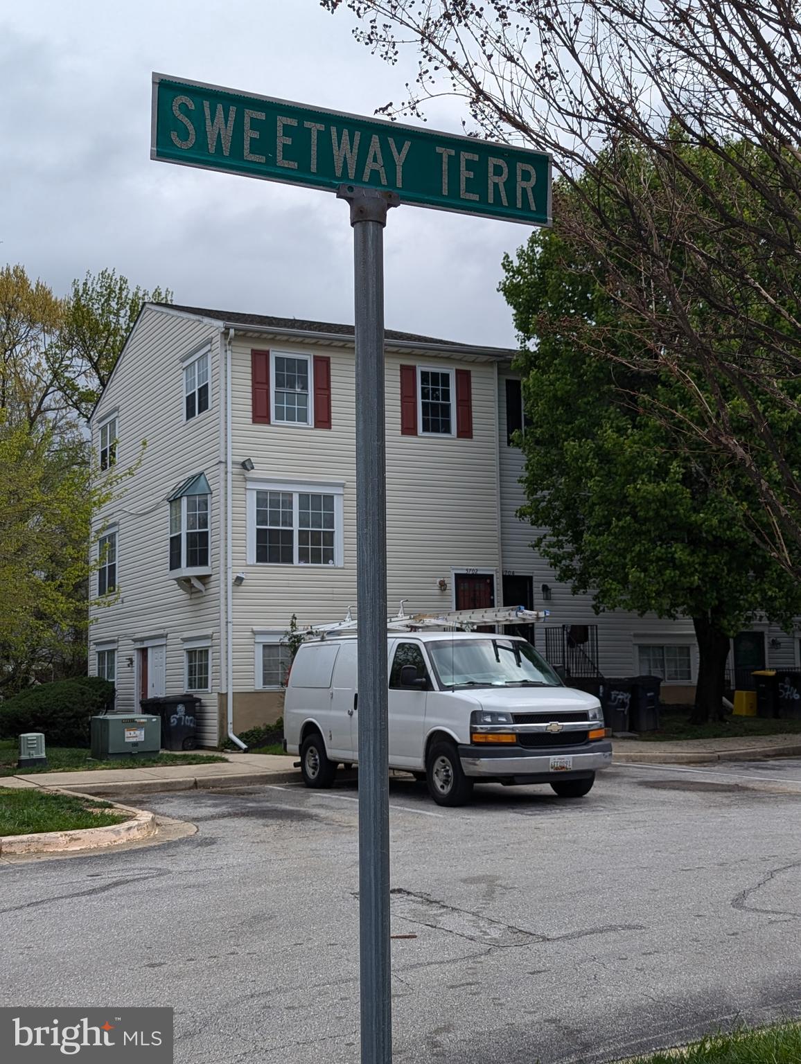 BROOKSQUARE - Residential Lease