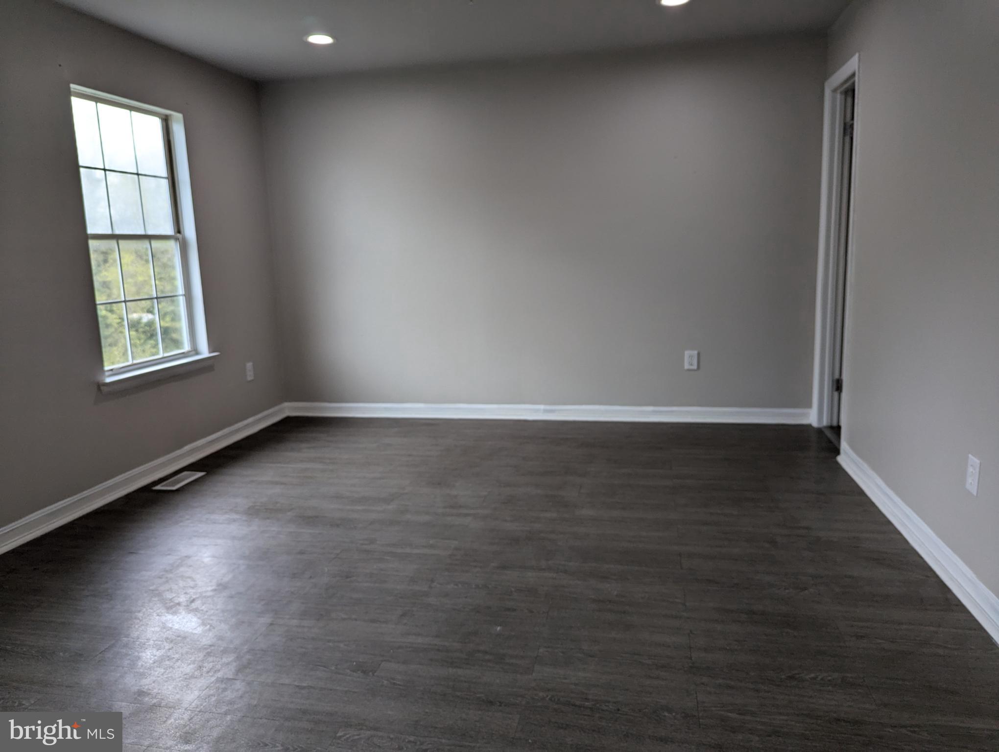 BROOKSQUARE - Residential Lease