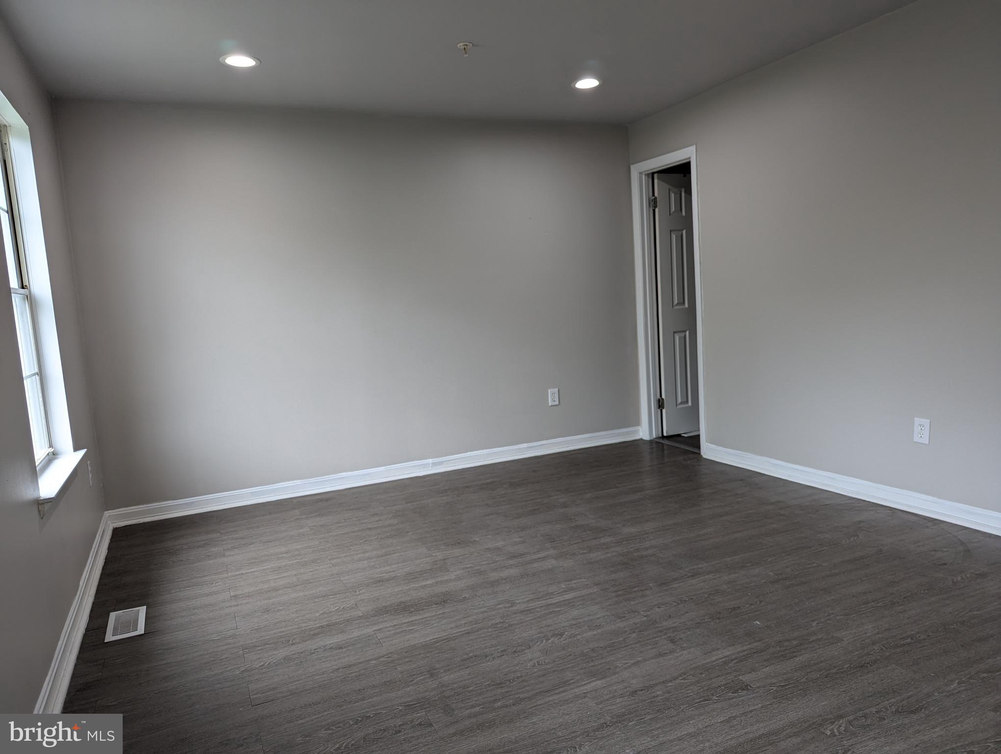 BROOKSQUARE - Residential Lease