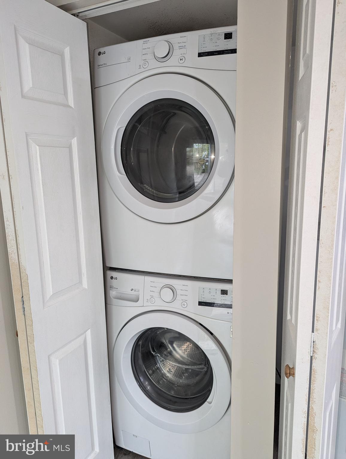 BROOKSQUARE - Residential Lease