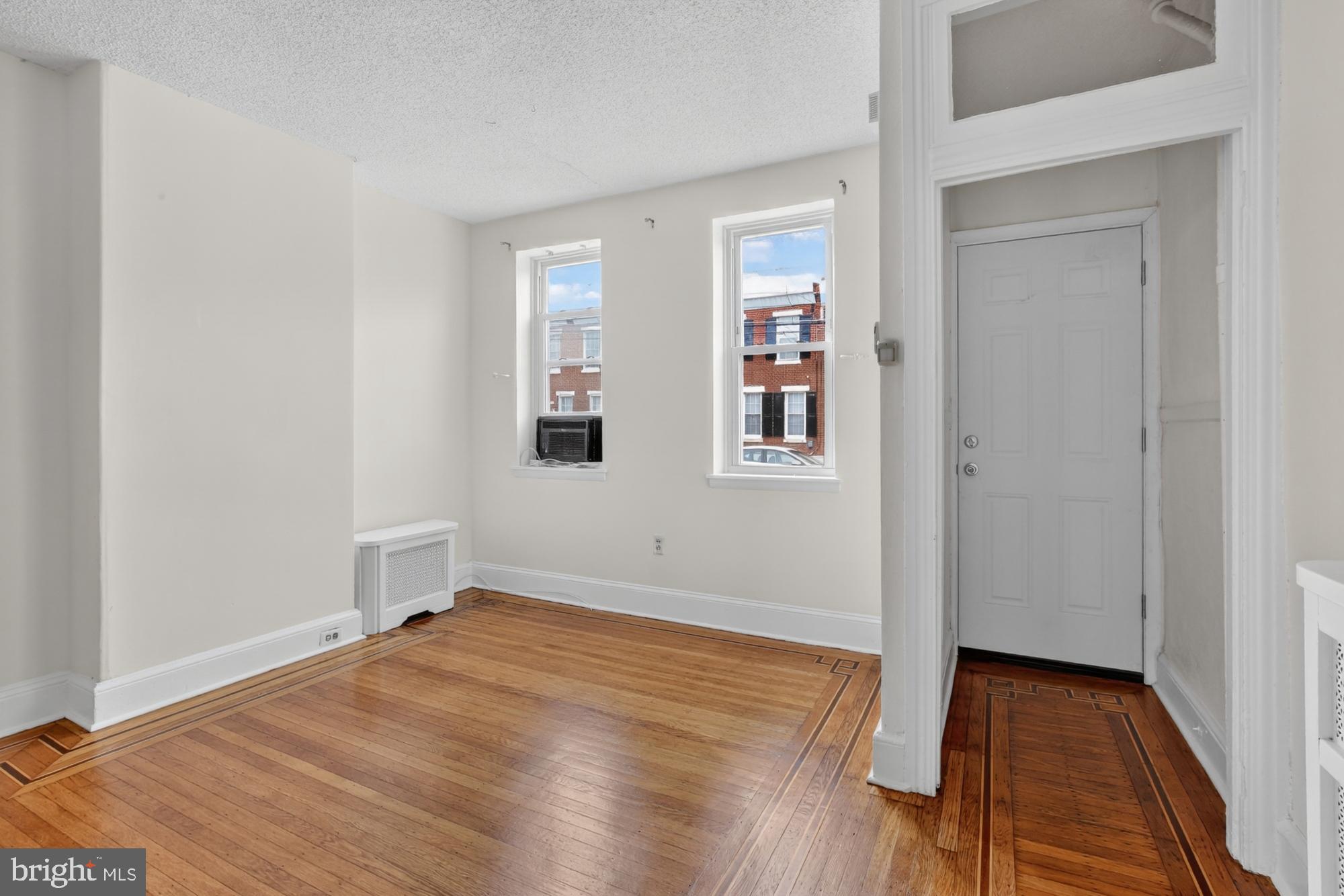 2343 E HUNTINGDON STREET