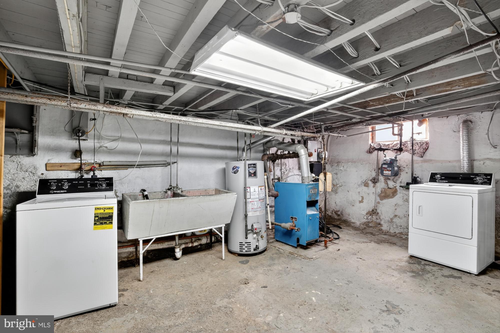 OLDE RICHMOND - Residential Lease