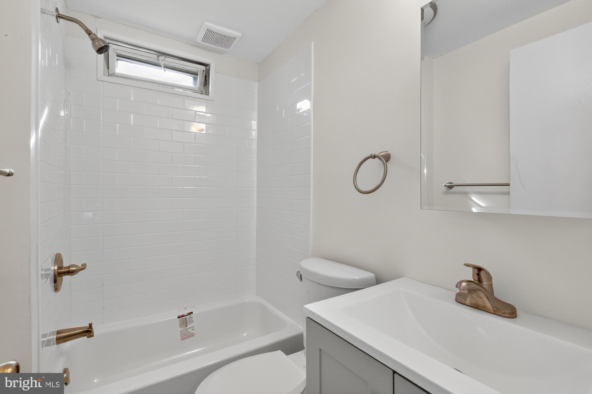 OLDE RICHMOND - Residential Lease