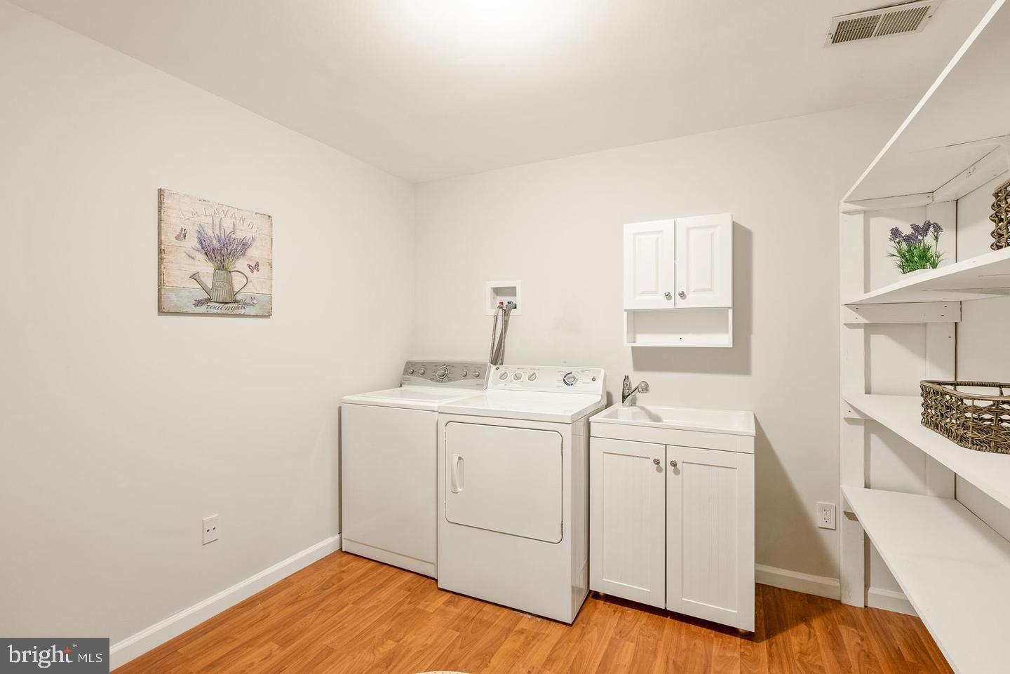 MCNAIR FARMS LANDBAY 12 - Residential