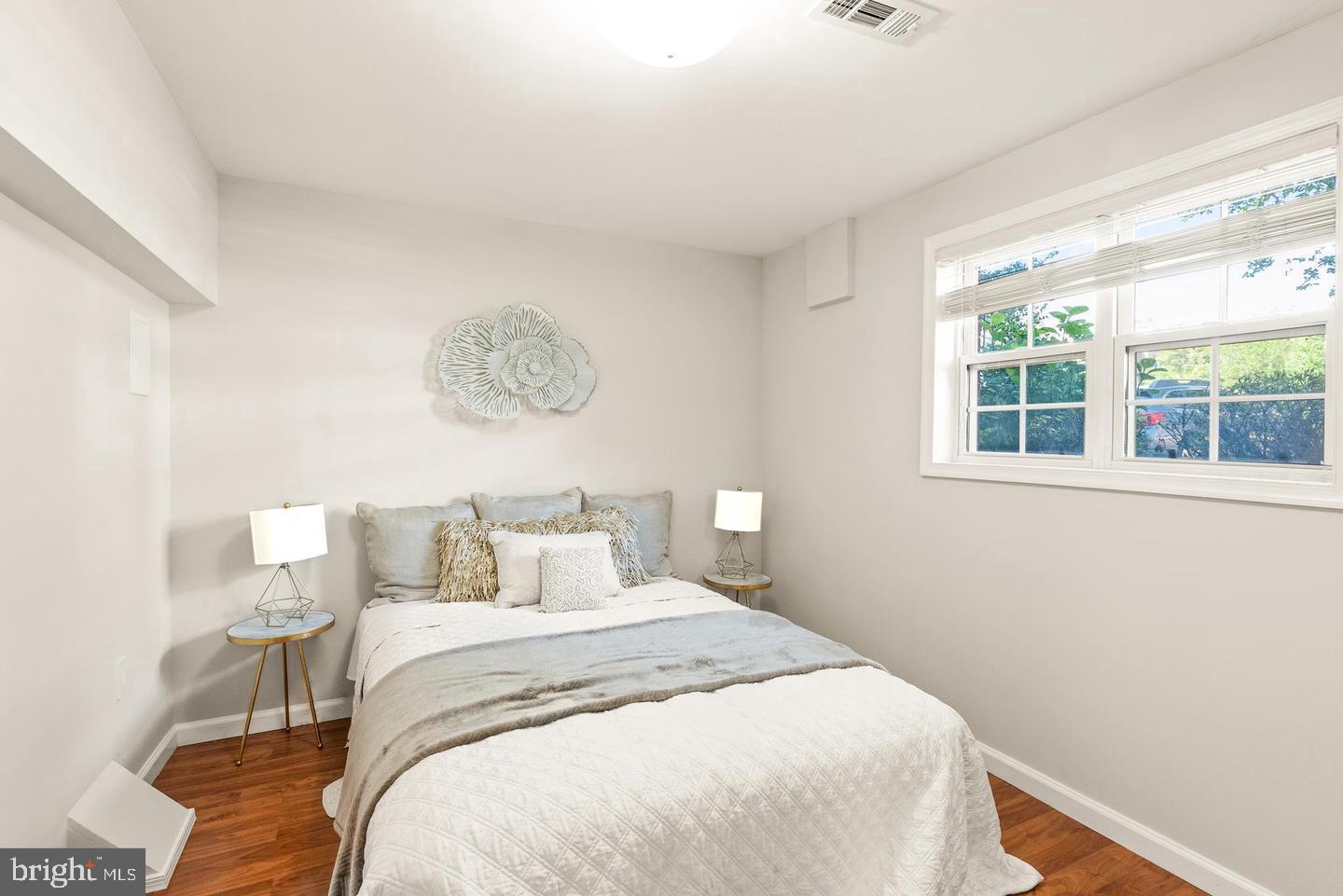 MCNAIR FARMS LANDBAY 12 - Residential