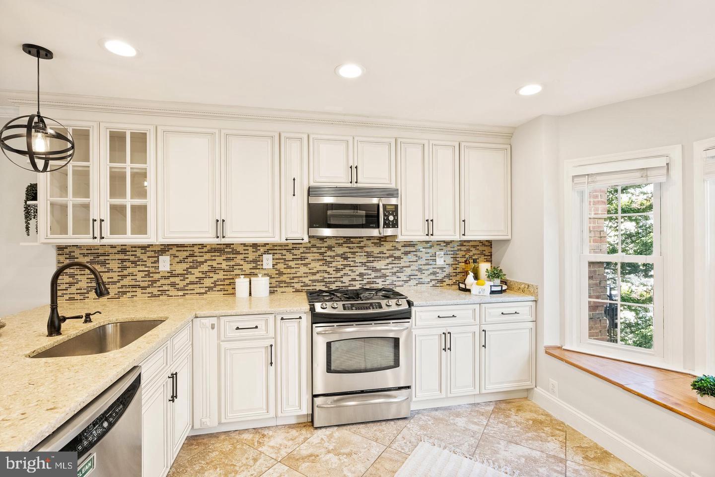 MCNAIR FARMS LANDBAY 12 - Residential