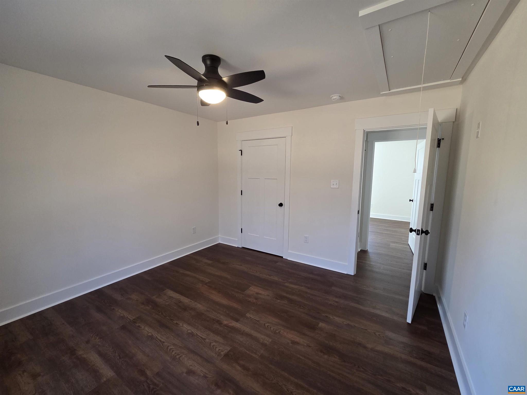 BUSBEES POINT COVE - Residential