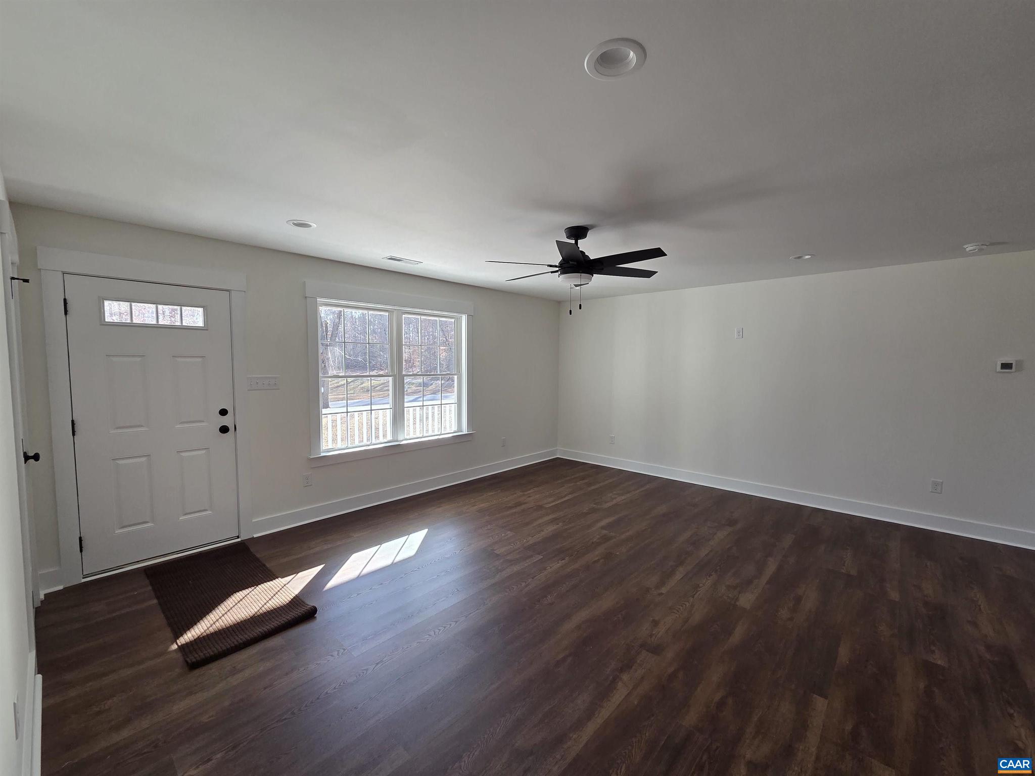 BUSBEES POINT COVE - Residential