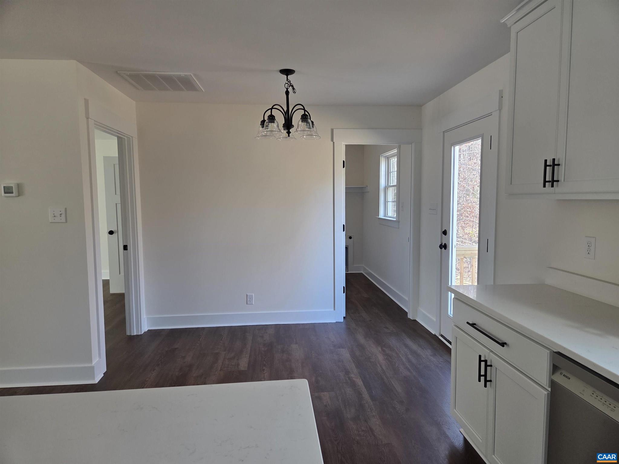 BUSBEES POINT COVE - Residential