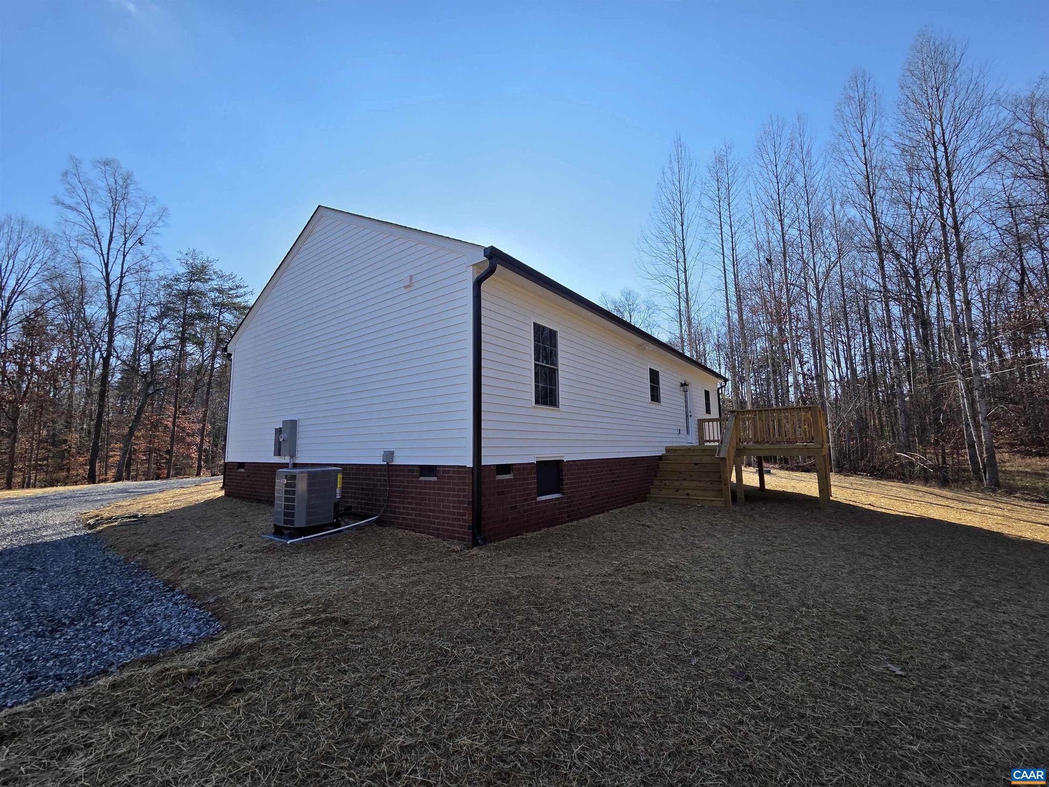 BUSBEES POINT COVE - Residential