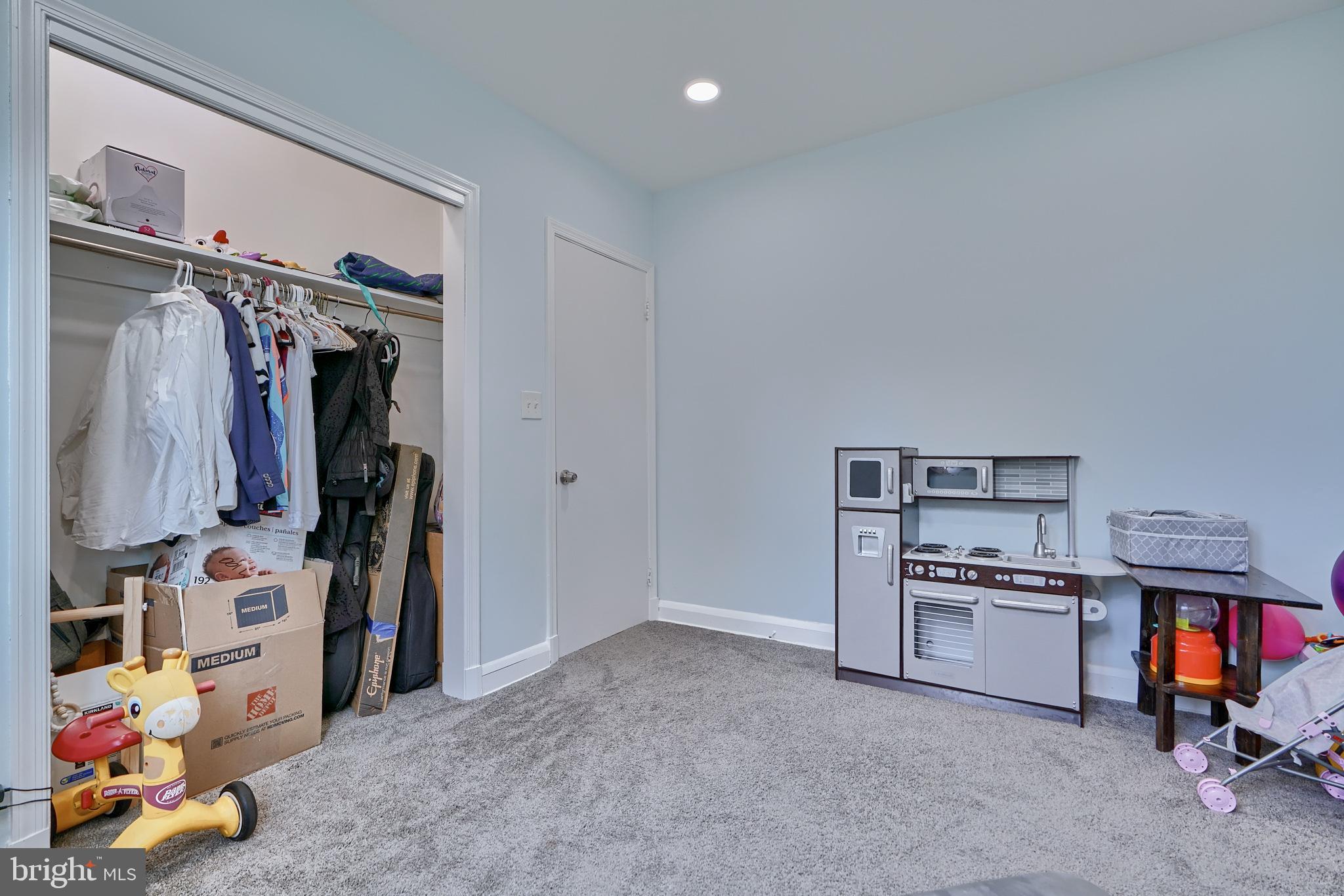 PIKESVILLE - Residential