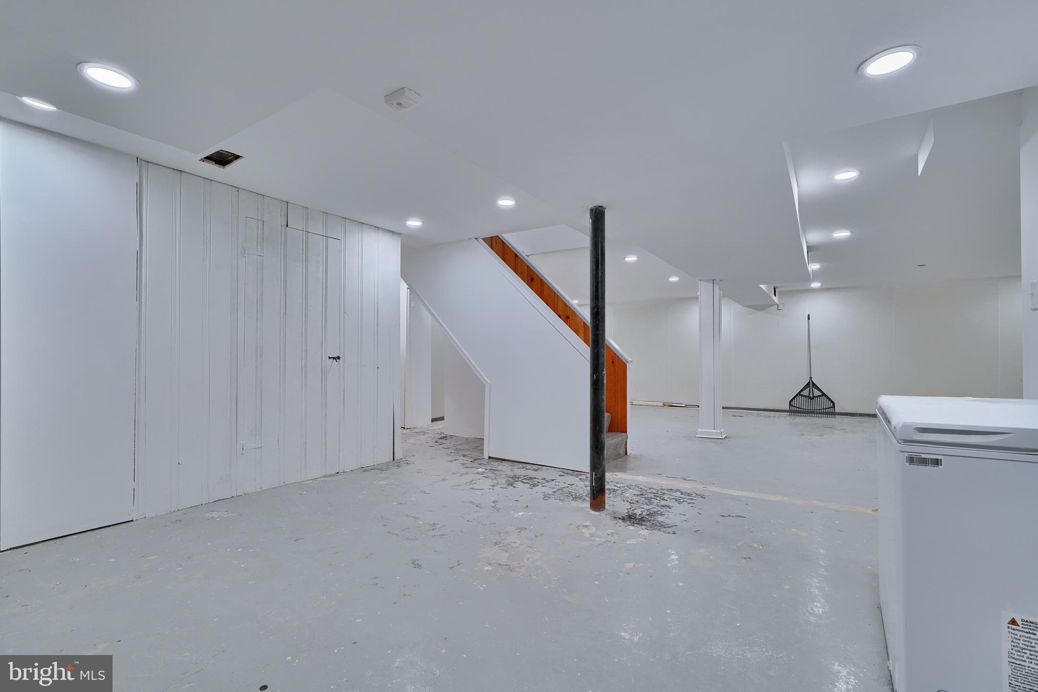 PIKESVILLE - Residential