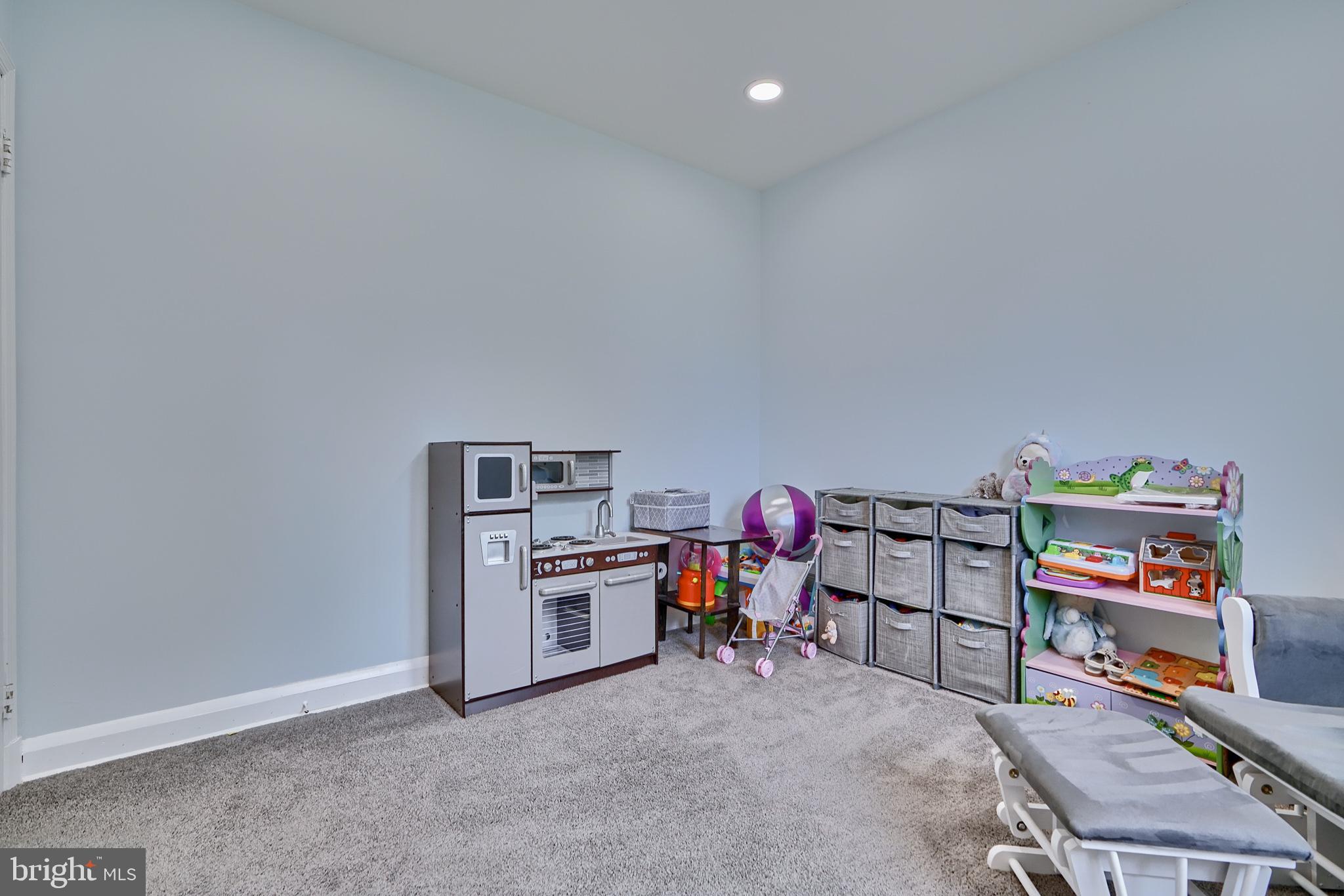 PIKESVILLE - Residential