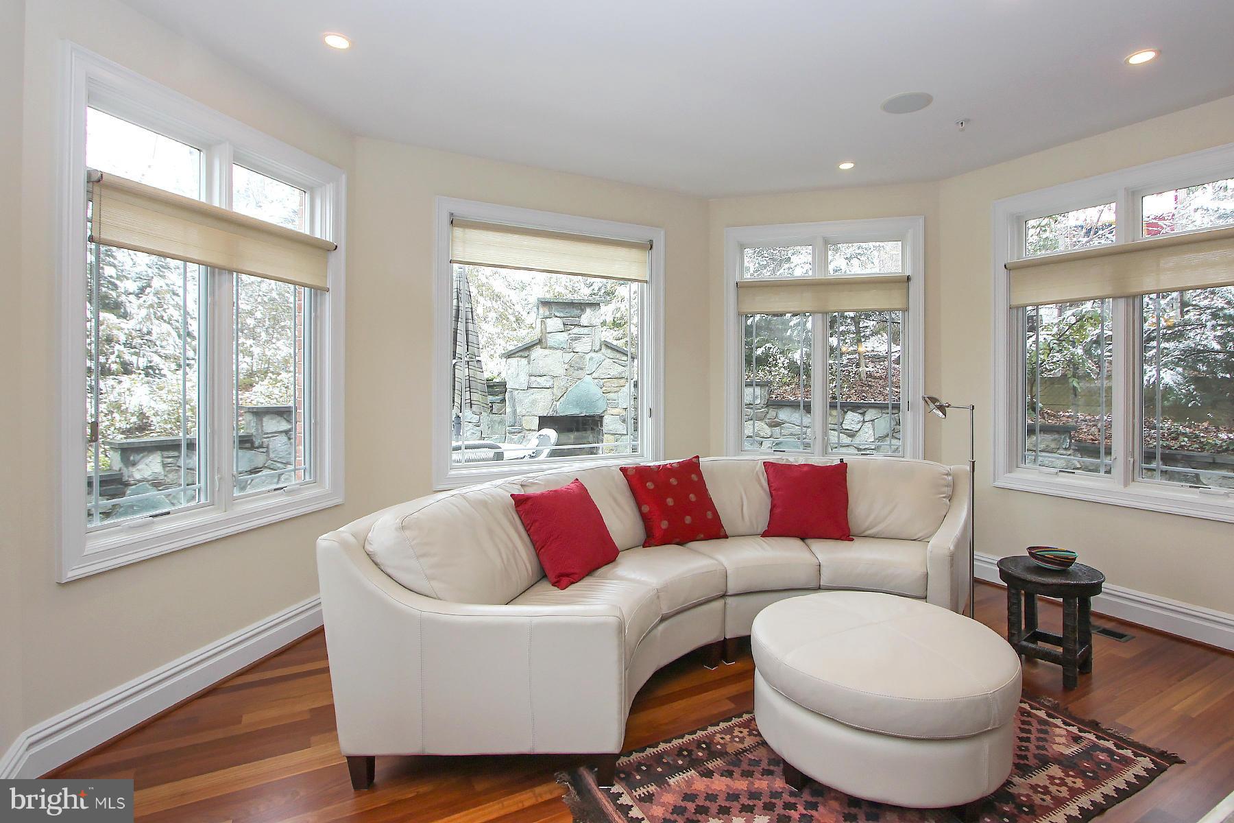 WOODHAVEN - Residential