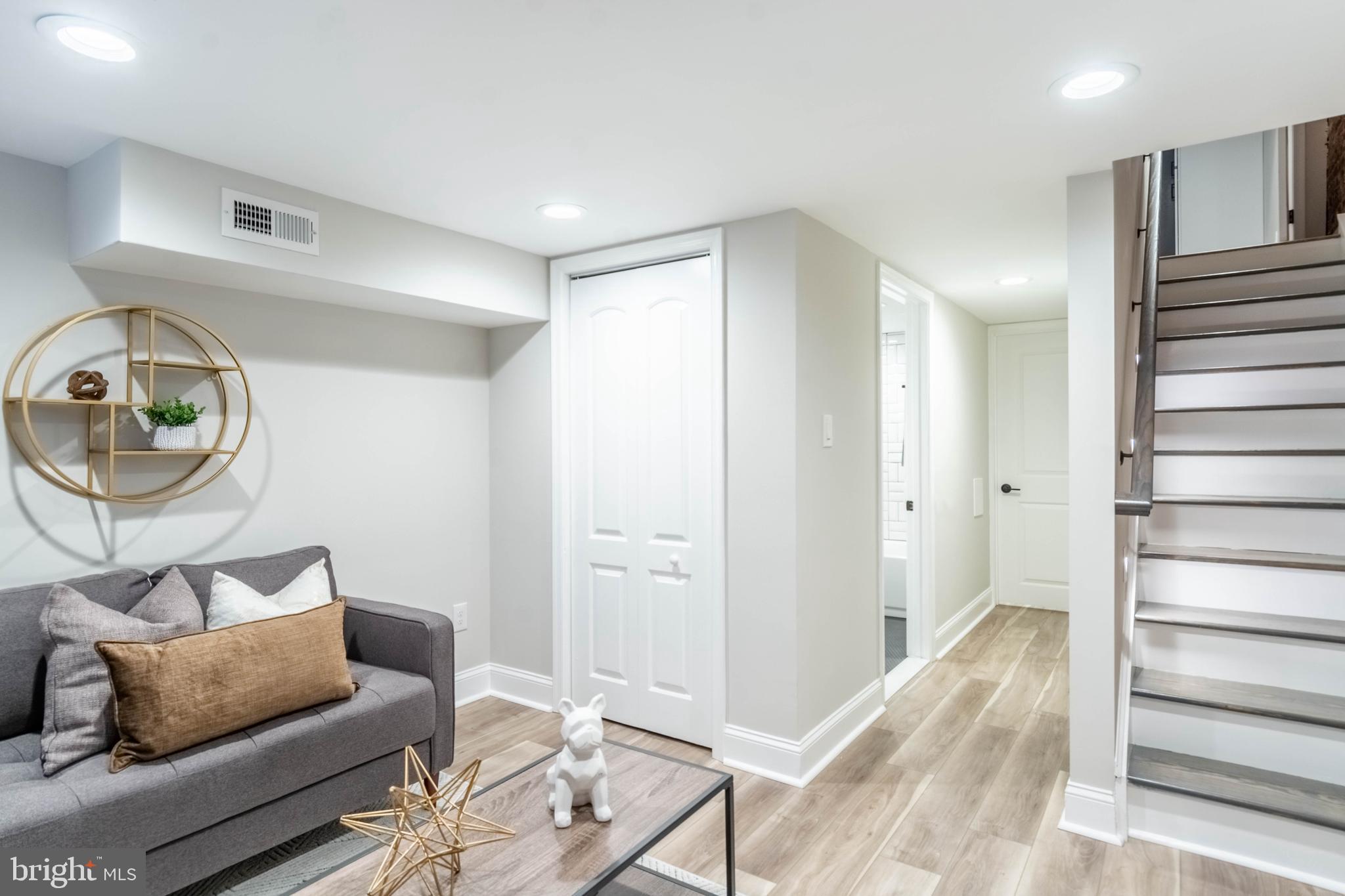 CHARLES VILLAGE - Residential