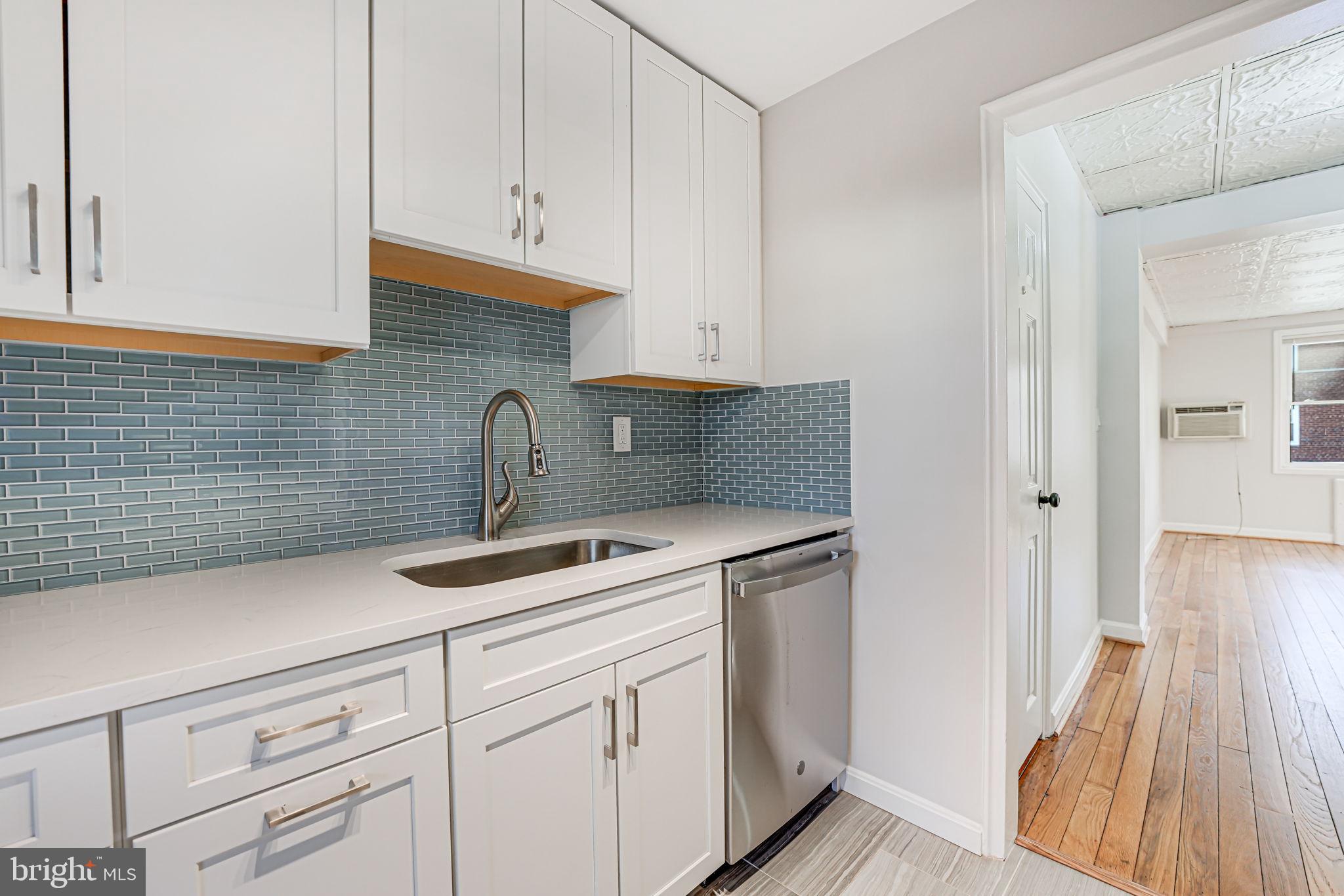 ARLINGTON OAKS - Residential