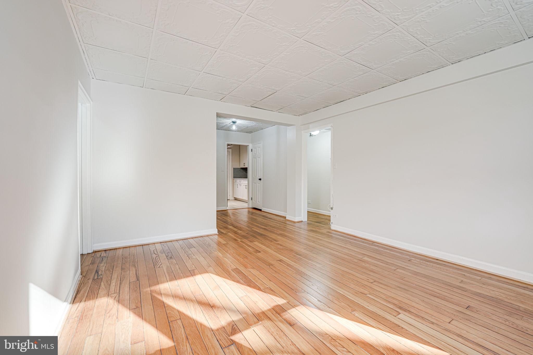 ARLINGTON OAKS - Residential