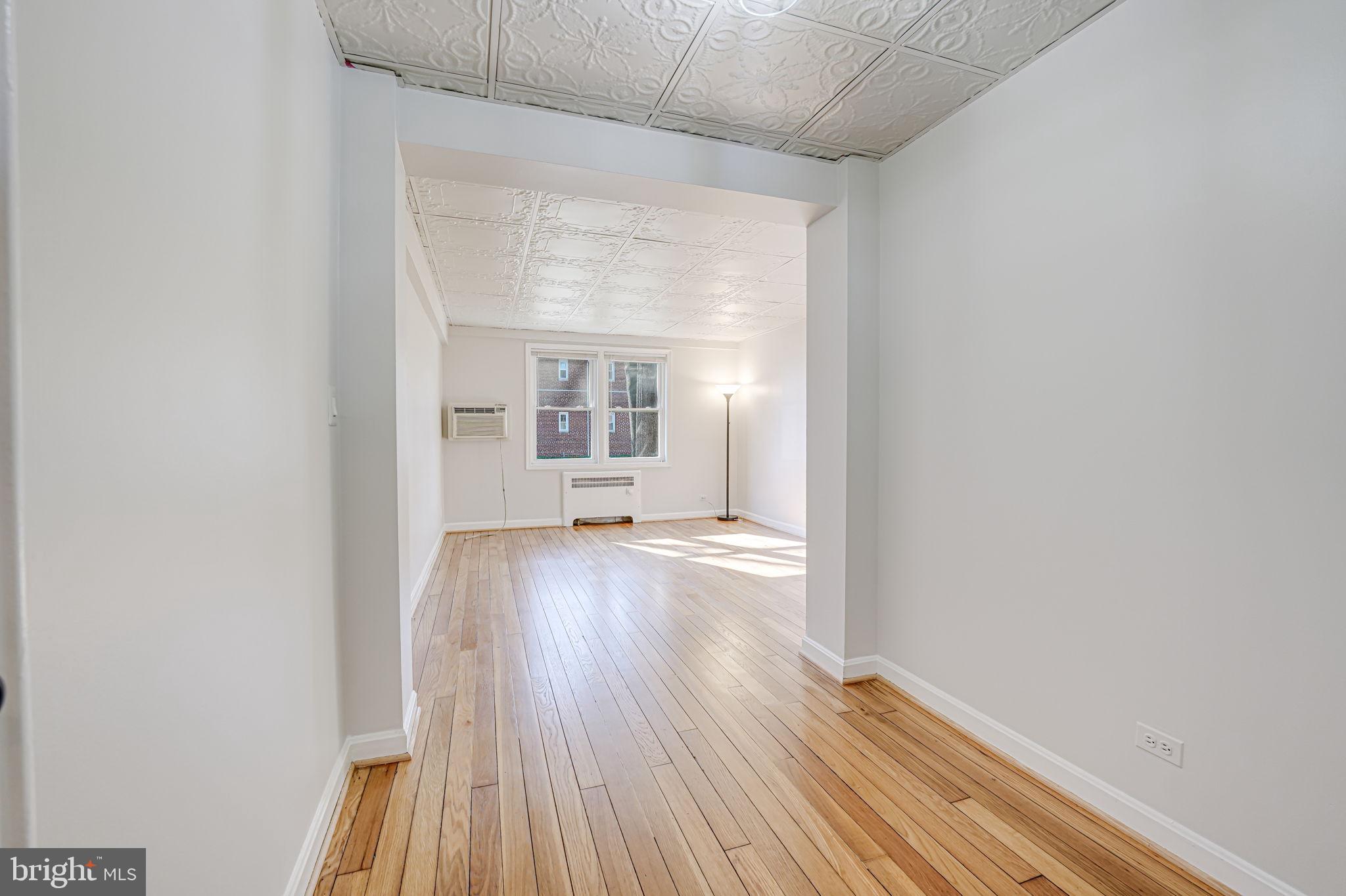 ARLINGTON OAKS - Residential