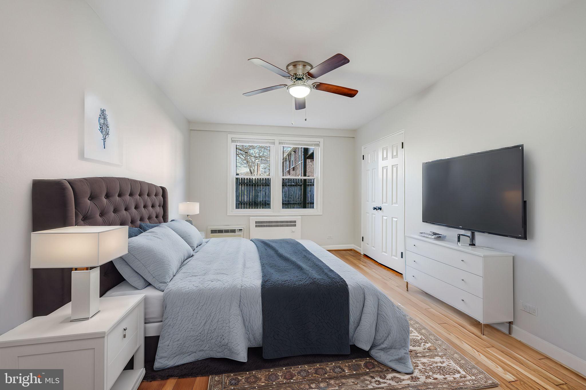 ARLINGTON OAKS - Residential