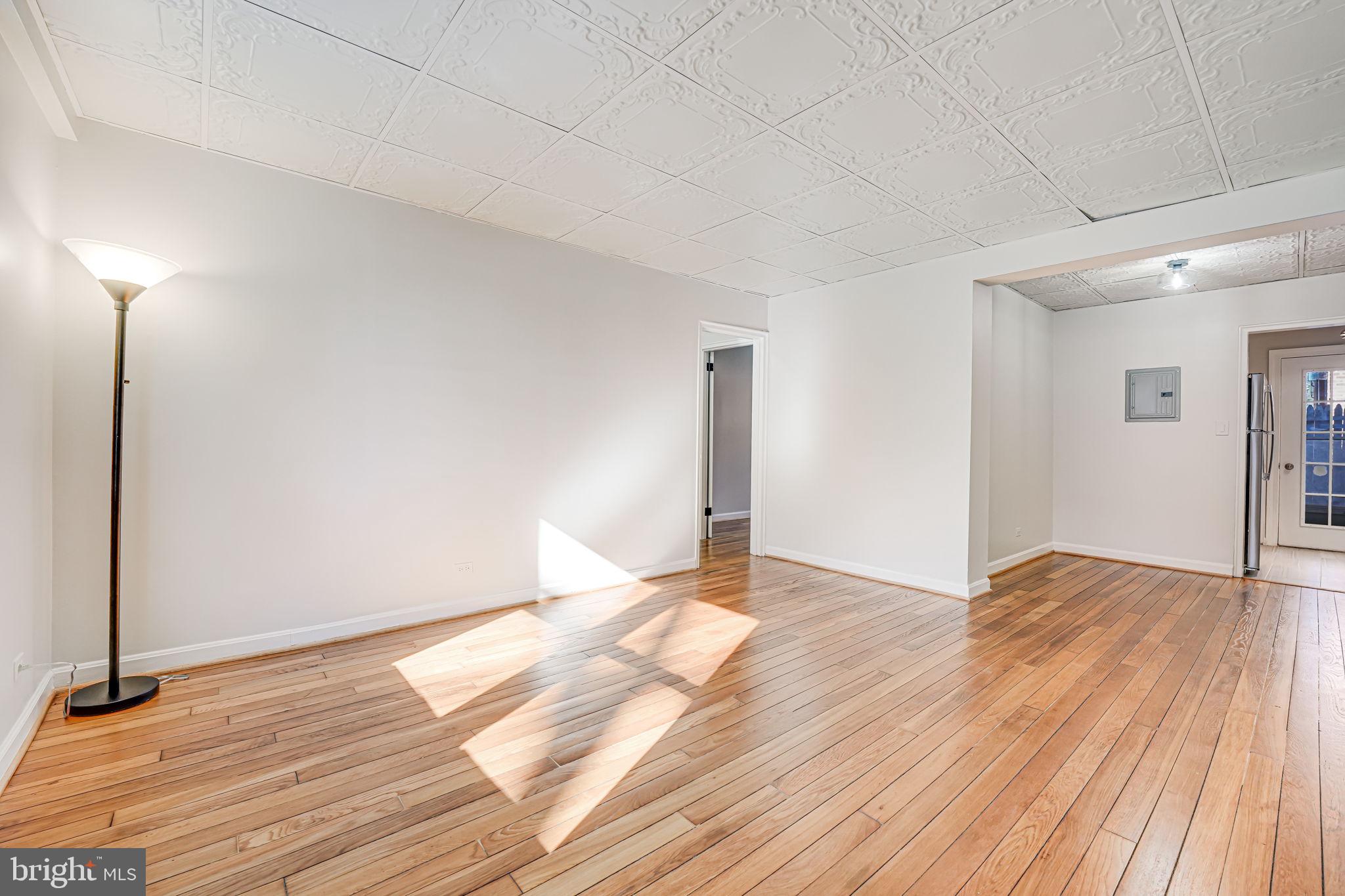 ARLINGTON OAKS - Residential