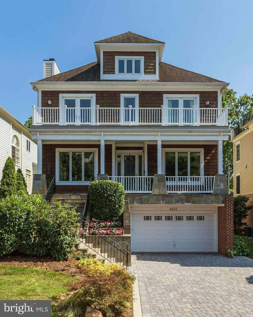 SPECTACULAR!  W/ POOL,ELEVATOR, HOME GYM, BIKE ROOM, LIBRARY, KIT/FAM RM W/FP, SWEEPING RIVER VIEWS THAT BACKS TO THOUSANDS OF ACRES OF NATIONAL PARKLAND--OPEN FLOOR PLAN, BIG ROOMS FOR COMFORTABLE ENTERTAINING AND COMFORTABLE FAMILY LIVING--CLOSE IN LOCATION --BLOCKS TO GEORGETOWN, EASY TO AIRPORTS AND VA--DONT MISS IT!!