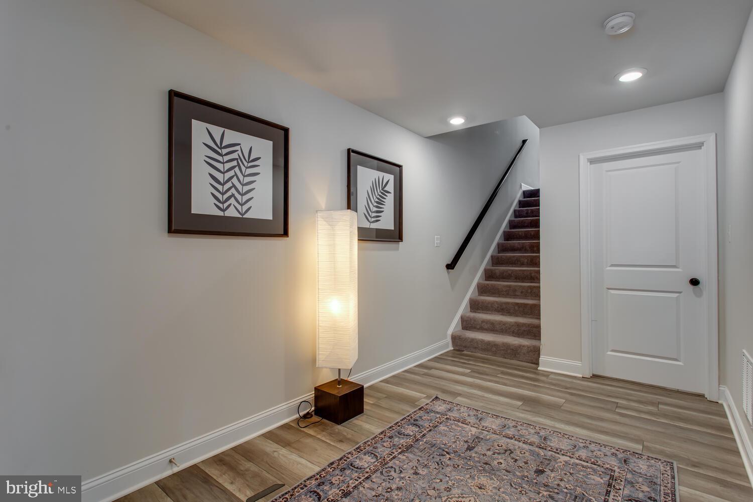 MYRTLE POINT - Residential Lease