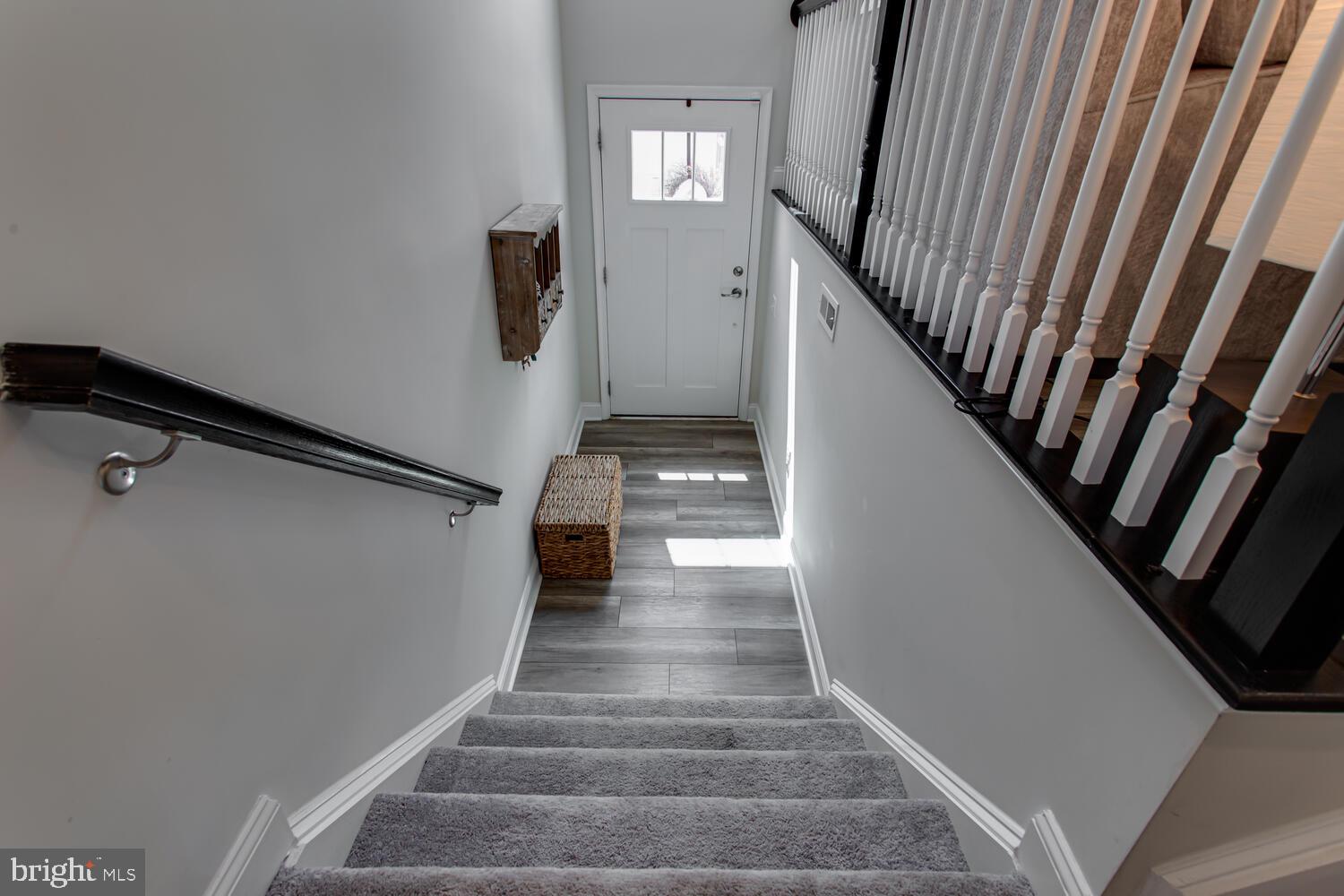 MYRTLE POINT - Residential Lease