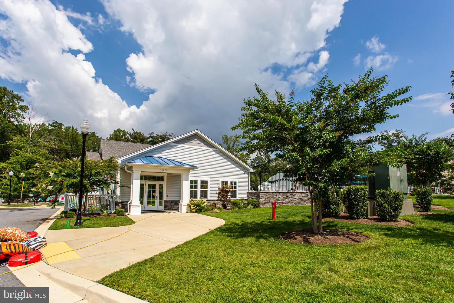 MYRTLE POINT - Residential Lease