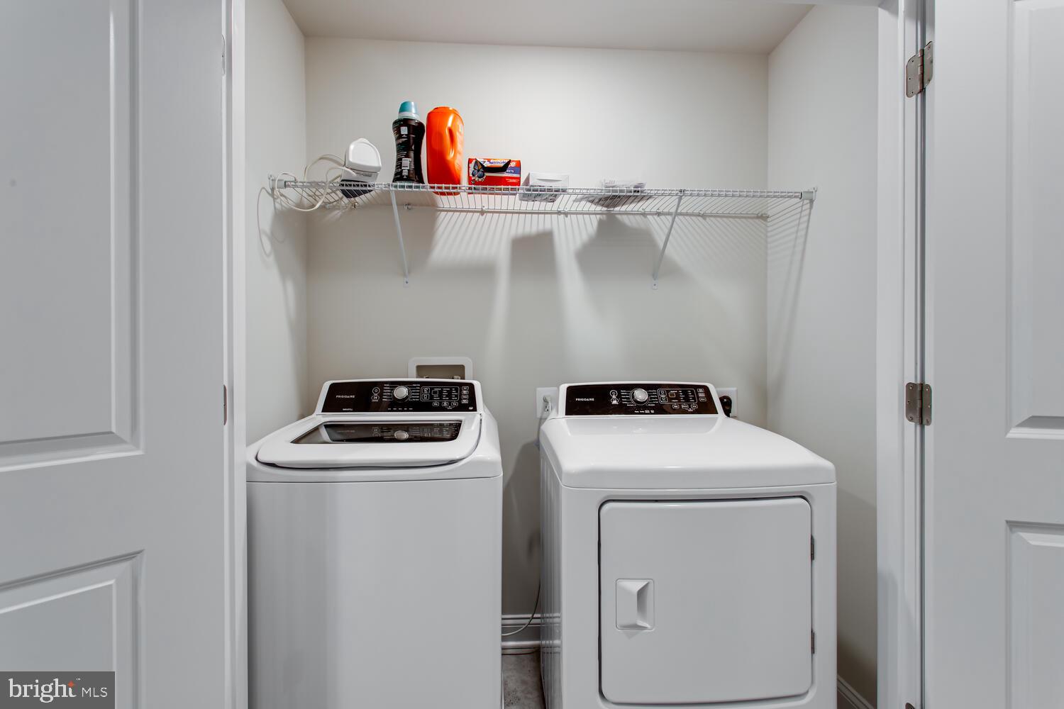 MYRTLE POINT - Residential Lease