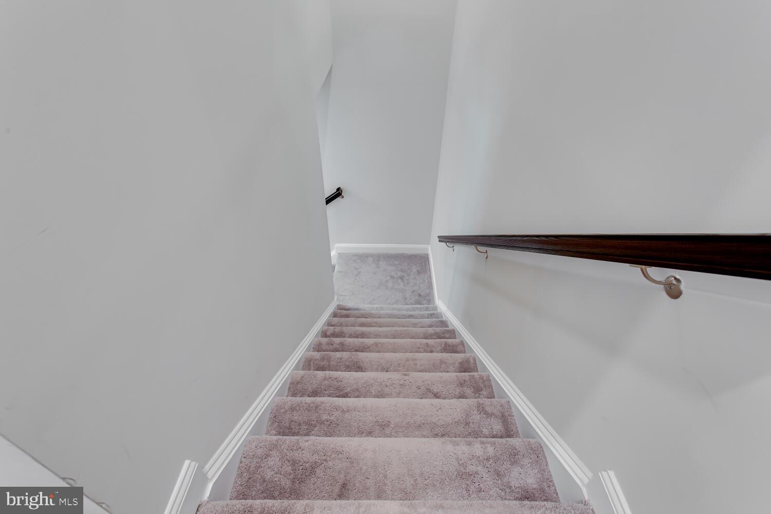 MYRTLE POINT - Residential Lease