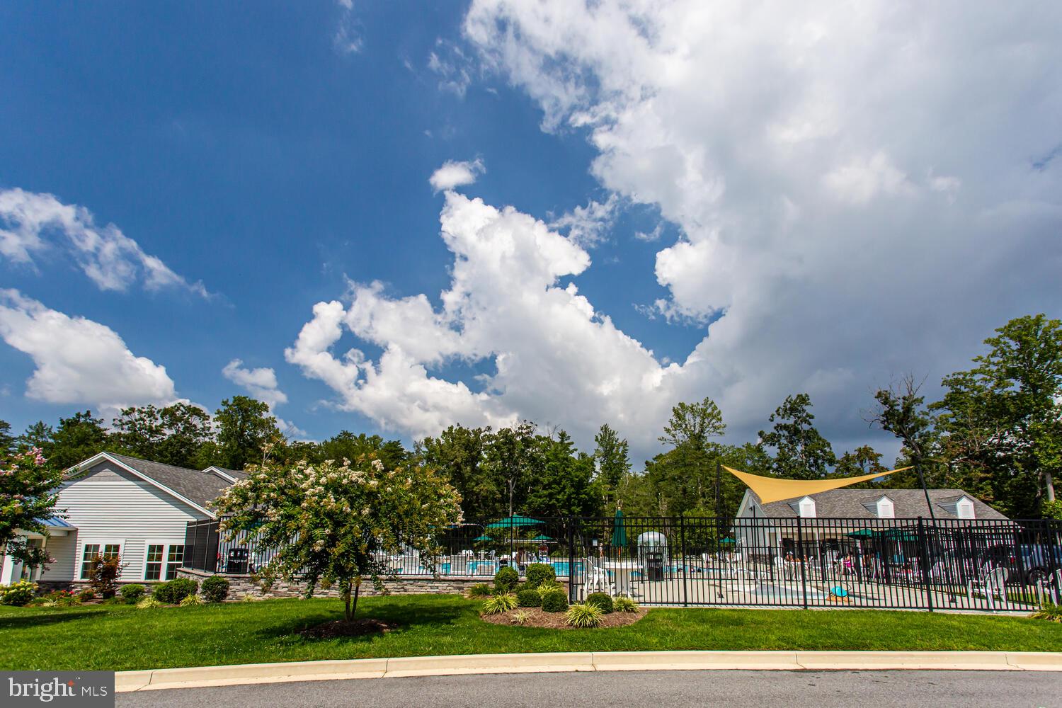 MYRTLE POINT - Residential Lease