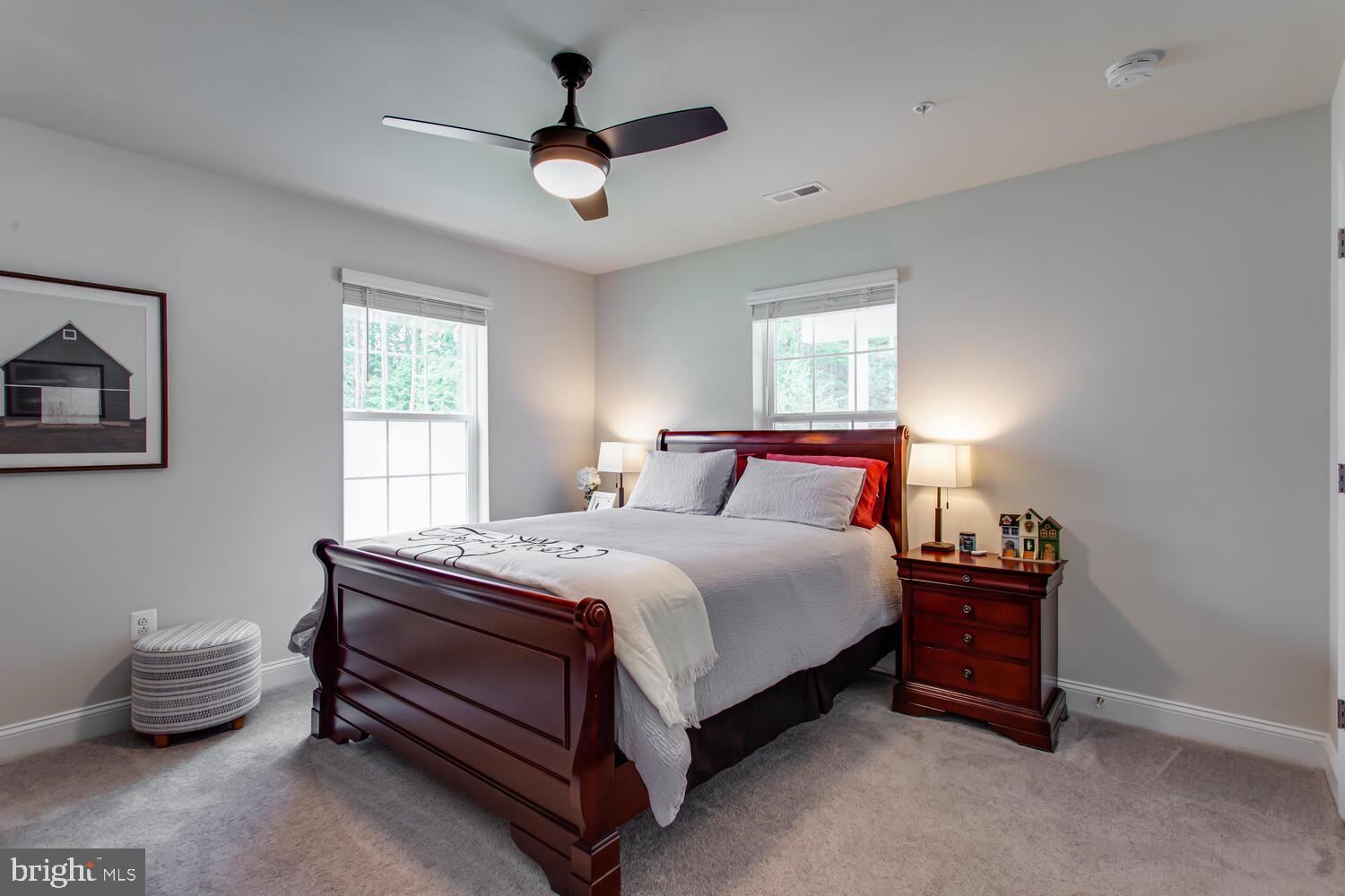 MYRTLE POINT - Residential Lease