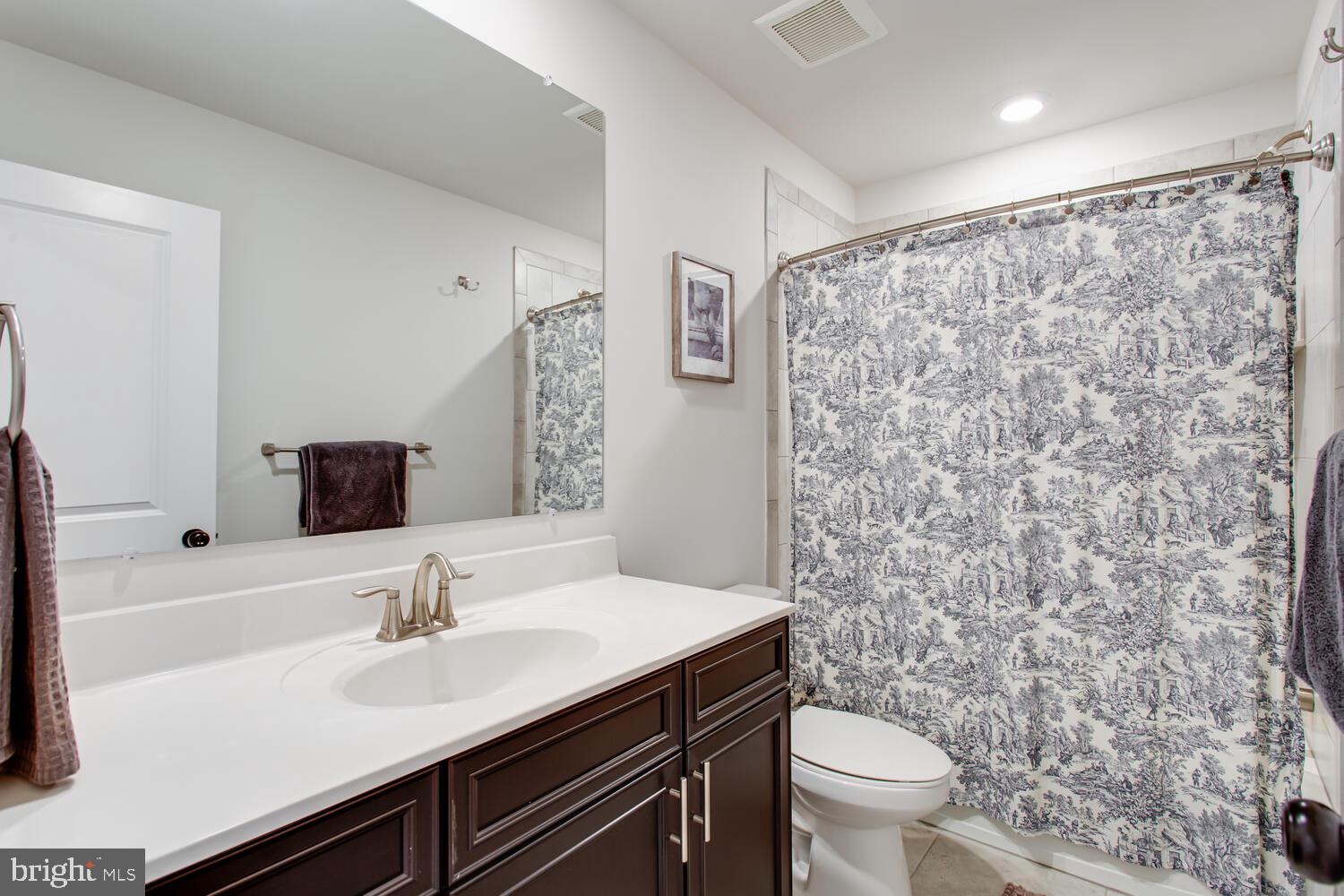 MYRTLE POINT - Residential Lease