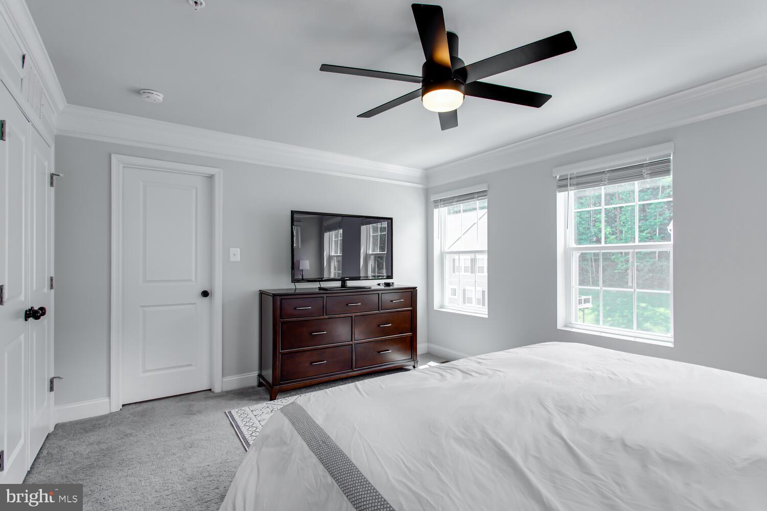 MYRTLE POINT - Residential Lease