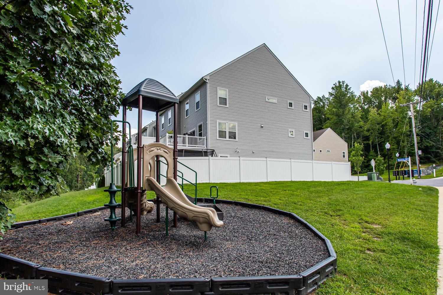 MYRTLE POINT - Residential Lease