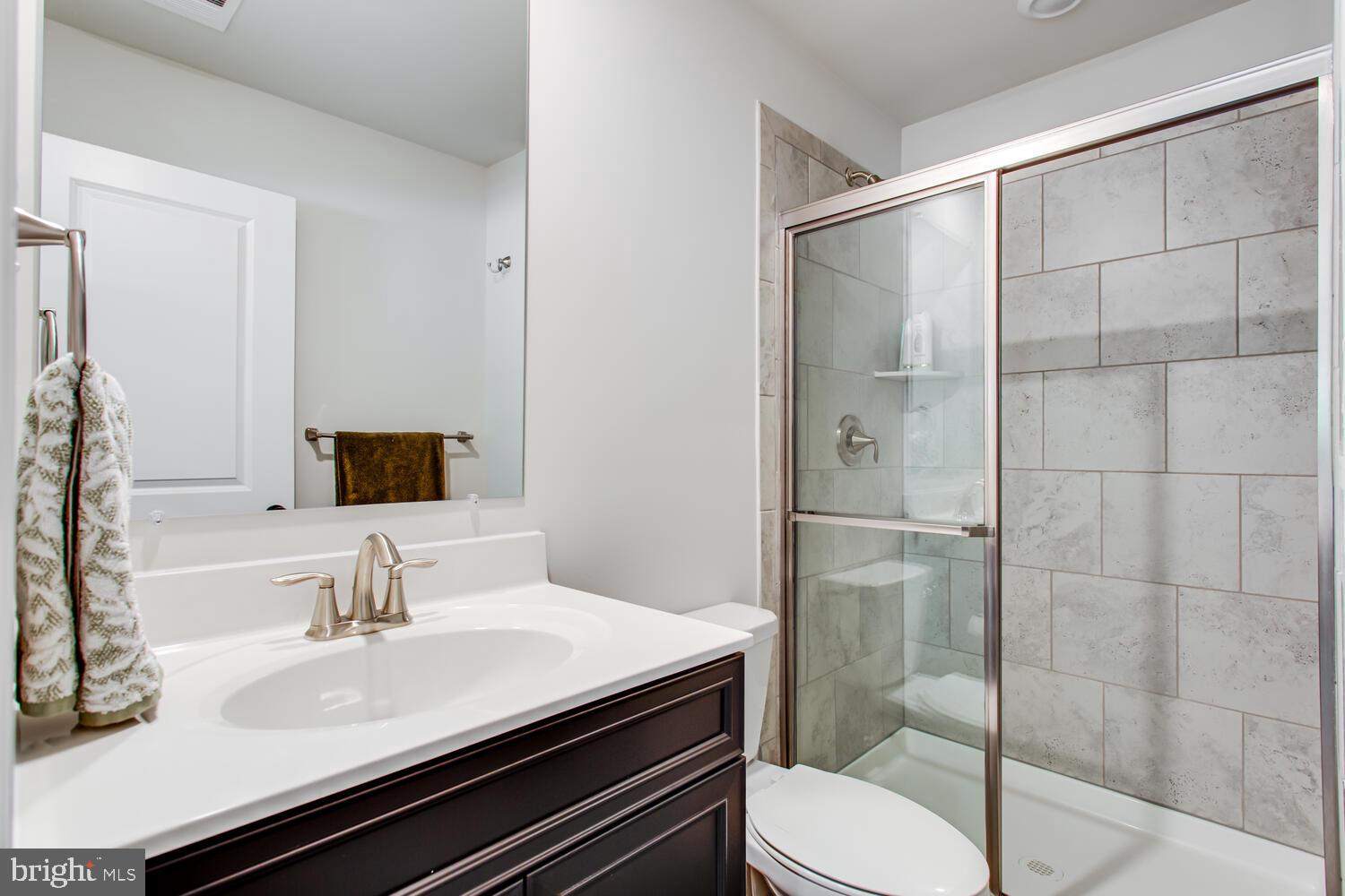 MYRTLE POINT - Residential Lease