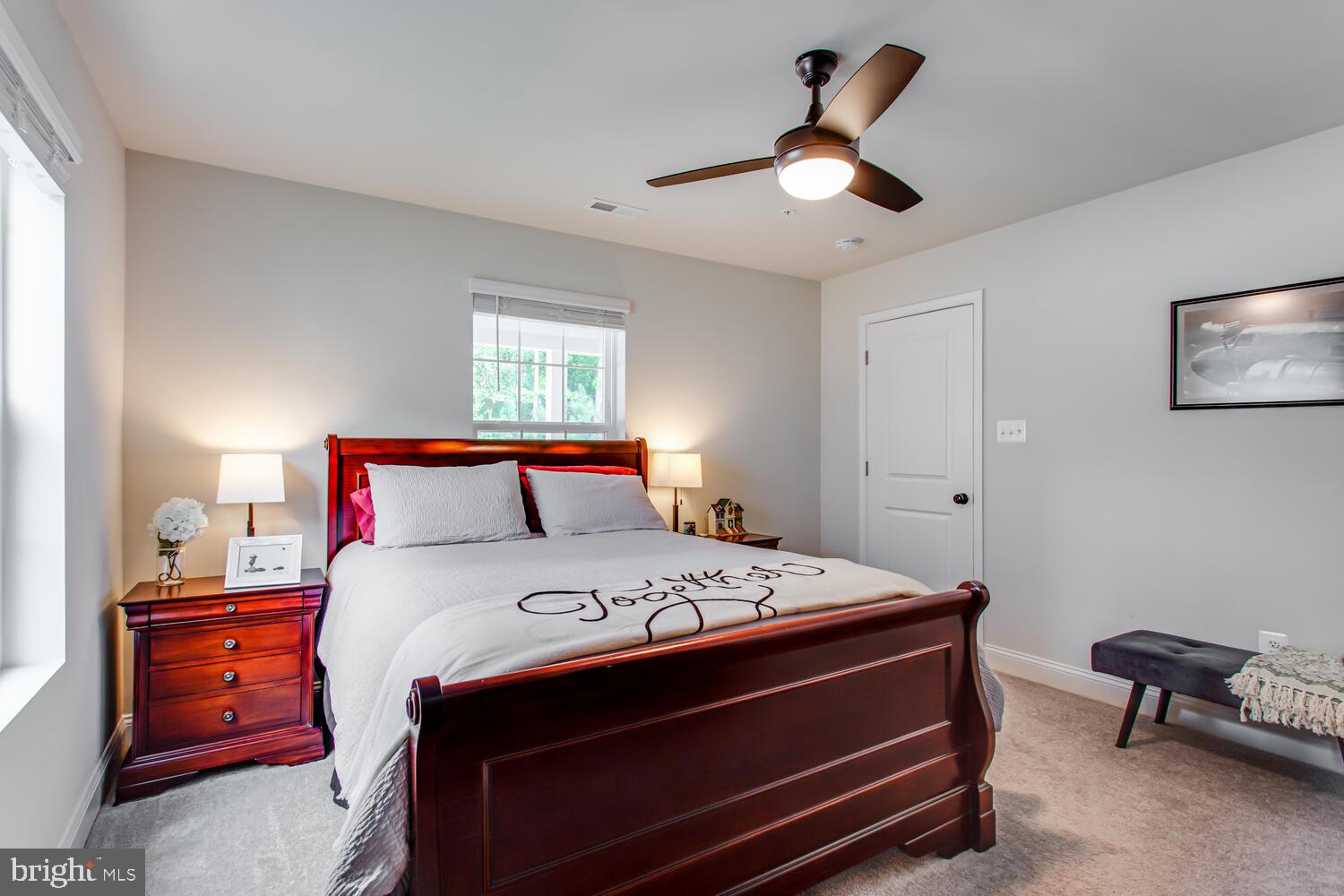 MYRTLE POINT - Residential Lease