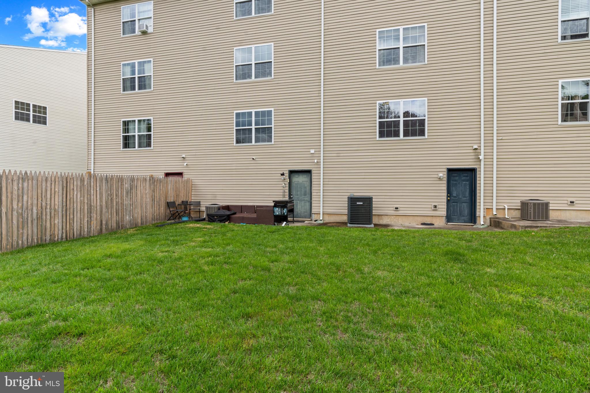 HICKORY KNOLL - Residential